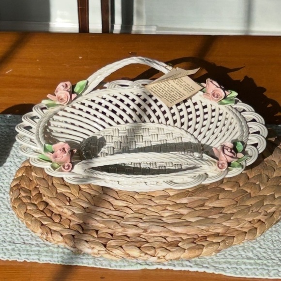 Hand Crafted Other - Woven Rose Basket Cream Pink Belleek Ware Bev Sparks Handcrafted 1991 Florida